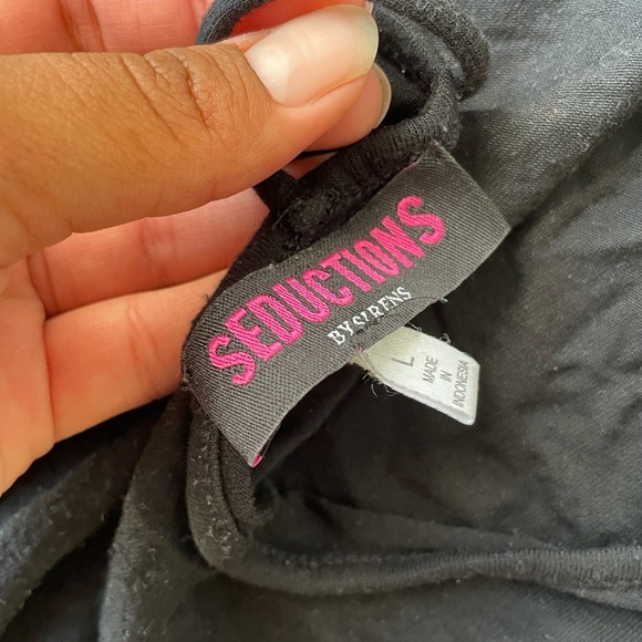 Black backless / strapy bodysuit 🖤 - Picture 5 of 6